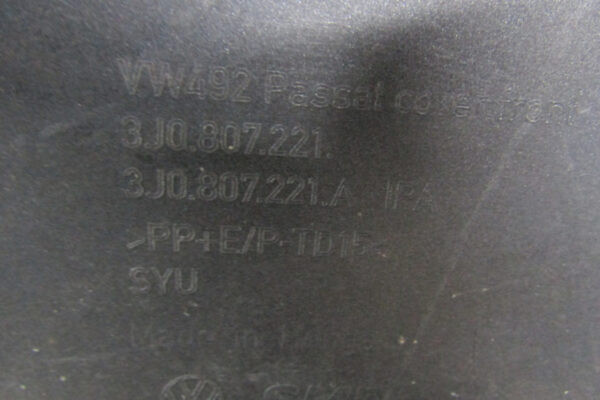 Bumper VW Passat B9 3J0 24- 3J0807221 Voorbumper MZ1980