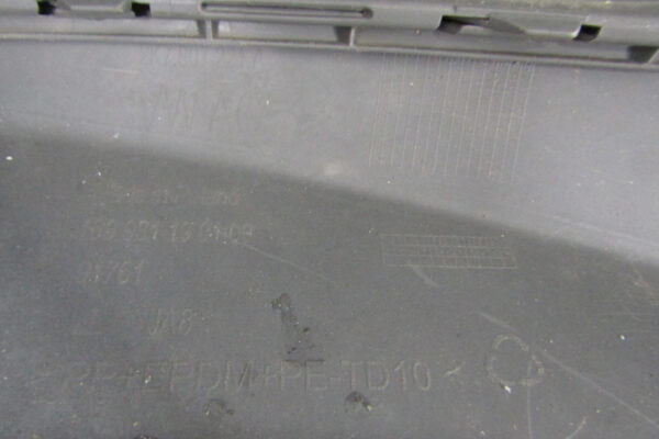 Bumper VW Caddy 5 V 2K7 20-25 2K7807221A Grill Voorbumper MK3702