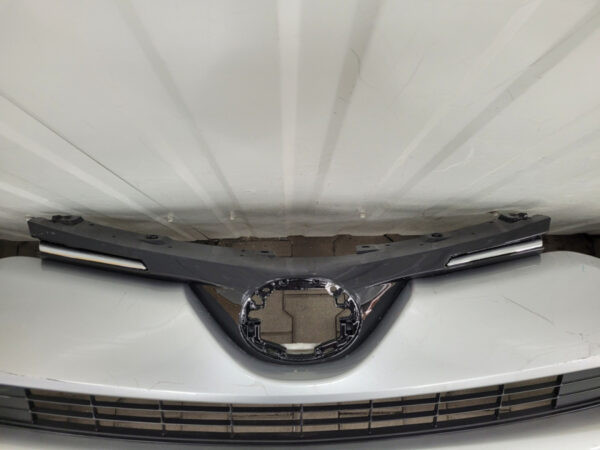 Bumper Toyota RAV4 IV Facelift 15-19 52411-42070 TSOP-6 Voorbumper PJ997
