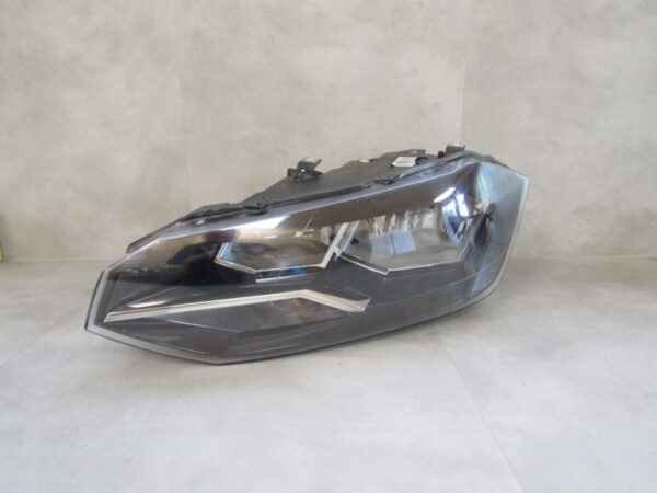 Koplamp Volkswagen POLO 2G Halogeen 17-21 2G1941005 Links A843/5K/9F