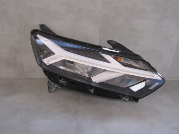 KOPLAMP DACIA SANDERO 3 LOGAN 3 JOGGER LED 20- 260107920R Rechts