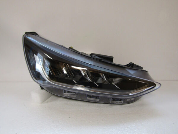 KOPLAMP FORD FOCUS MK4 IV FACELIFT LED 22- RECHTS A358/B105