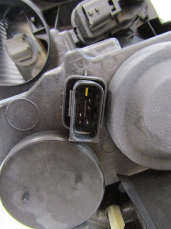 KOPLAMP PEUGEOT 208 II 2 2008 II 2 HALOGEEN 19-23 9827621380 RECHTS A31/B31