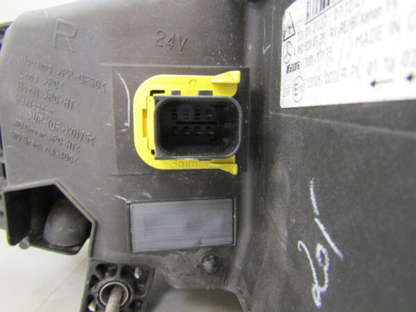 Koplamp Mercedes Actros MP4 XENON 11- A9608200739 Rechts S514/K5/5E