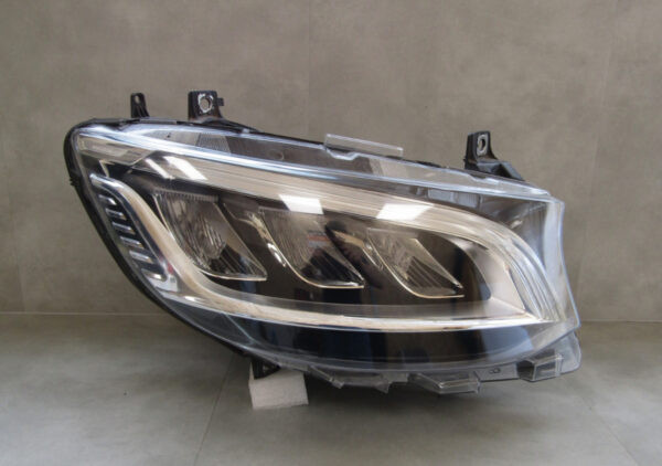 KOPLAMP MERCEDES SPRINTER W910 W907 LED Rechts 18- A9109067200 S733/K5/8A