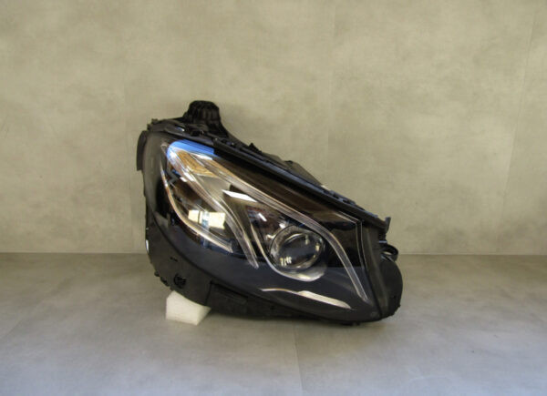 KOPLAMP MERCEDES E KLASSE W213 MULTIBEAM 16-21 A2139069608KZ RECHTS S273/C10