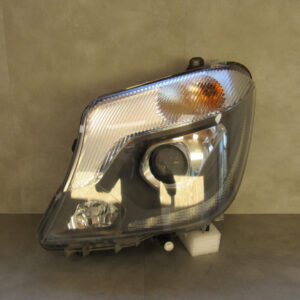 Koplamp Mercedes Sprinter W906 FACELIFT Xenon Compleet 13-18 A9068206200 LINKS S221