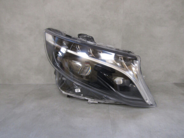 KOPLAMP MERCEDES V KLASSE W447 VITO FACELIFT FULL LED ILS 19- RECHTS A472/C137
