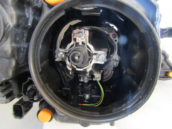 KOPLAMP TOYOTA AURIS 2 II XENON12-15 81150-02E40 Links A835/5K/8B