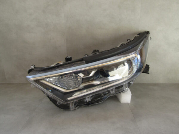 KOPLAMP TOYOTA RAV4 IV 5 RAV 4 V LED 19-21 Links A610/C123