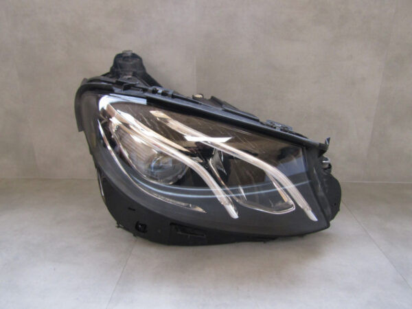 KOPLAMP MERCEDES E KLASSE W213 HIGH LED PERFORMANCE 16-21 Rechts A2139066601 A881/F170