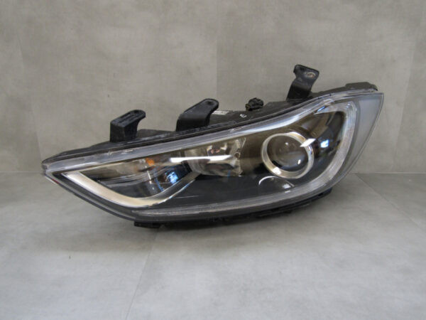 KOPLAMP HYUNDAI ELANTRA VI 6 15-18 LINKS A533/F197