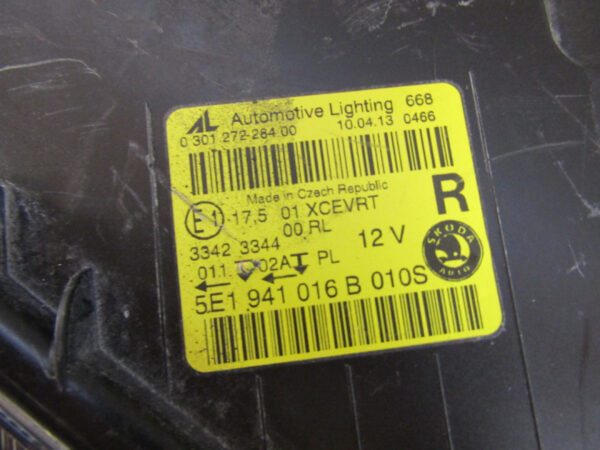 KOPLAMP SKODA OCTAVIA 3 III XENON 12-16 5E1941016B Rechts A943/7D