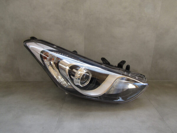 Koplamp HYUNDAI I30 11- 92102-A6020 Rechts A823/5K/16B