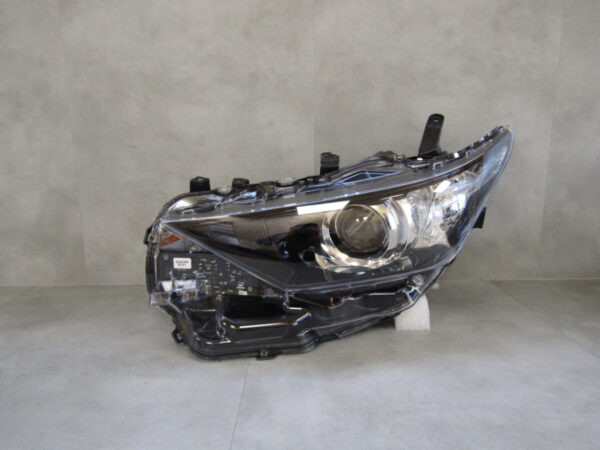 KOPLAMP TOYOTA AURIS 2 II FACELIFT NORMALE LENS 15-18 81150-02K30 LINKS A1015/4K/14D