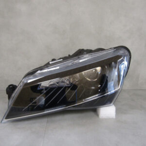 KOPLAMP SKODA SUPERB 3 XENON 15-19 3V1941015B Links S665/C1