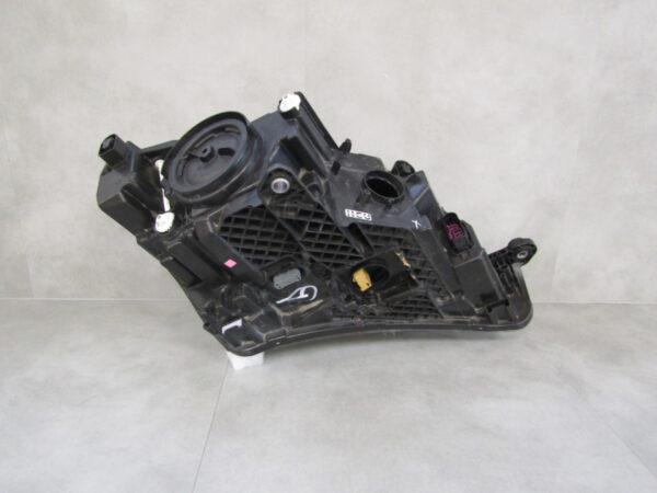 KOPLAMP SKODA SUPERB 3 XENON 15-19 3V1941015B Links S665/C1