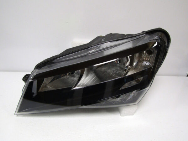 KOPLAMP SKODA SUPERB 3 III 3V1 15-19 HALOGEEN LINKS K155/A35