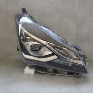 KOPLAMP TOYOTA YARIS 3 III Facelift Halogeen 17-20 Rechts A878/C177