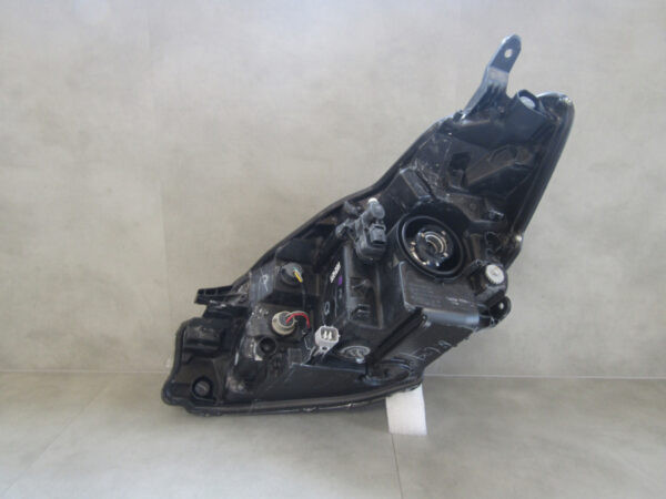 KOPLAMP TOYOTA YARIS 3 III Facelift Halogeen 17-20 Rechts A878/C177