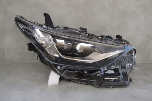 Koplamp Toyota Auris 2 FACELIFT LED 15-18 81110-02K60 RECHTS S903/4k/16D