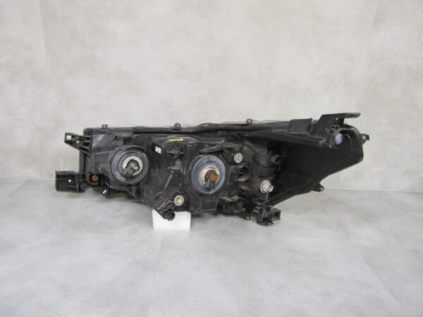 Koplamp Toyota Hilux 8 VIII FACELIFT 20- RECHTS S85/D156