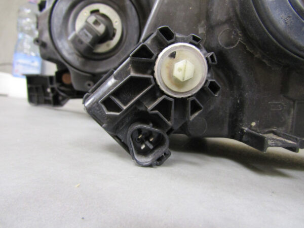 Koplamp Toyota Hilux 8 VIII FACELIFT 20- RECHTS S85/D156