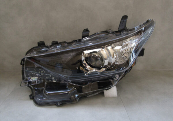 Koplamp Toyota Auris 2 II FACELIFT 15-18 81150-02K30 Links S821/B20
