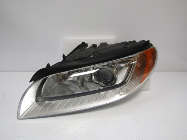 KOPLAMP VOLVO V70 III XC70 II XENON 07-13 31353532 LINKS K97/E27