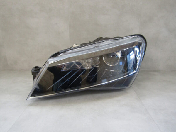 KOPLAMP SKODA SUPERB 3 III 3V1 XENON 15-19 3V1941015B Links