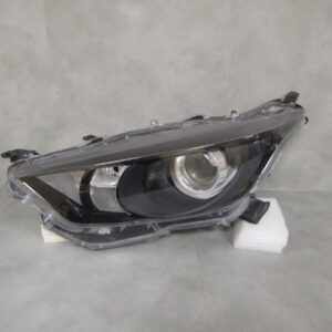 KOPLAMP TOYOTA YARIS 4 IV 20- / MAZDA 2 22- LINKS S74/F111