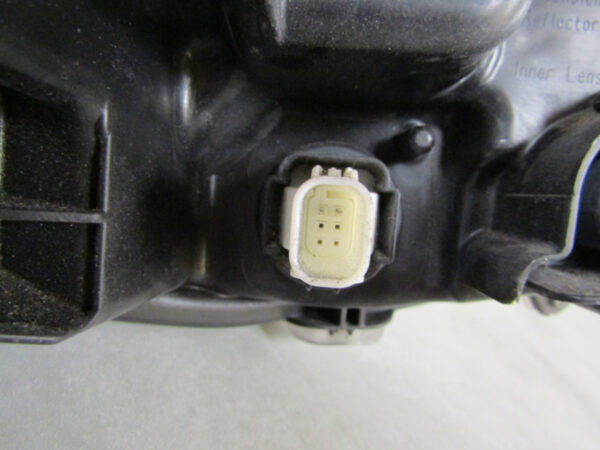 KOPLAMP TOYOTA YARIS 4 IV 20- / MAZDA 2 22- LINKS S74/F111