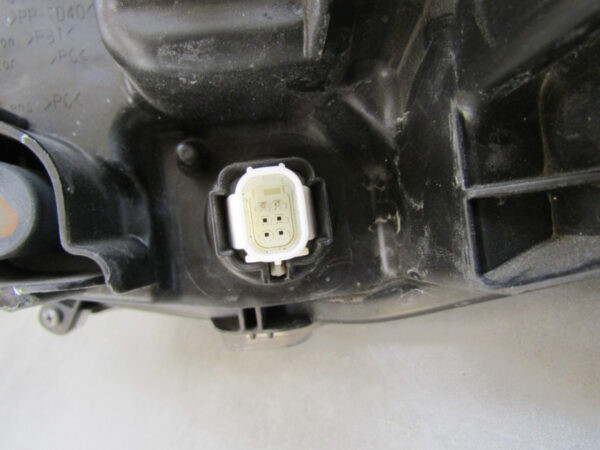 KOPLAMP TOYOTA YARIS 4 IV 20- MAZDA 2 22- RECHTS S337/D102