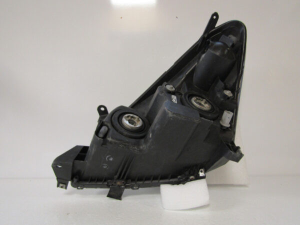 KOPLAMP TOYOTA COROLLA VERSO 2 II HALOGEEN 04-07 Rechts A235/A51