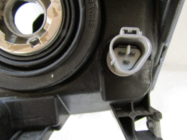 KOPLAMP TOYOTA COROLLA VERSO 2 II HALOGEEN 04-07 Rechts A235/A51