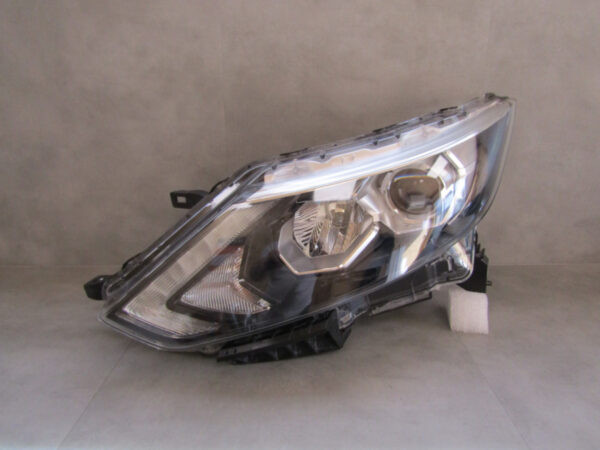 KOPLAMP NISSAN QASHQAI J11 Half LED 13-17 100-18015 Links  A851/5K/4A