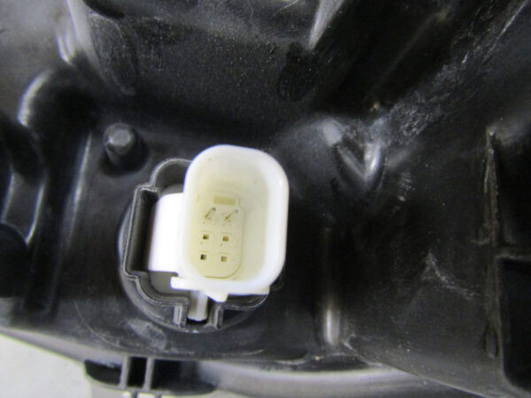 KOPLAMP TOYOTA YARIS 4 IV 20- / MAZDA 2 22- RECHTS A421/D92
