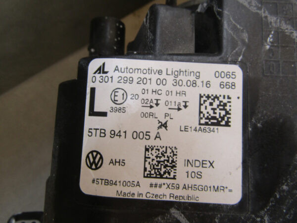 Koplamp Volkswagen TOURAN 2 II 5TB 15- 5TB941005A Links S700/K5/13B