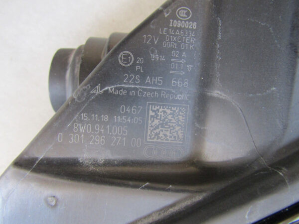 Koplamp Audi A4 B9 Xenon 15-19 Links 8W0941005  S730/K5/3A