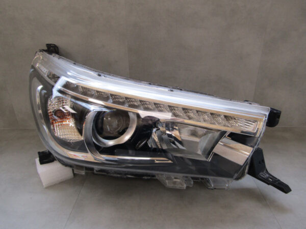 Koplamp Toyota Hilux 8 VIII LED LENS 15- Rechts Q651/K5/10F