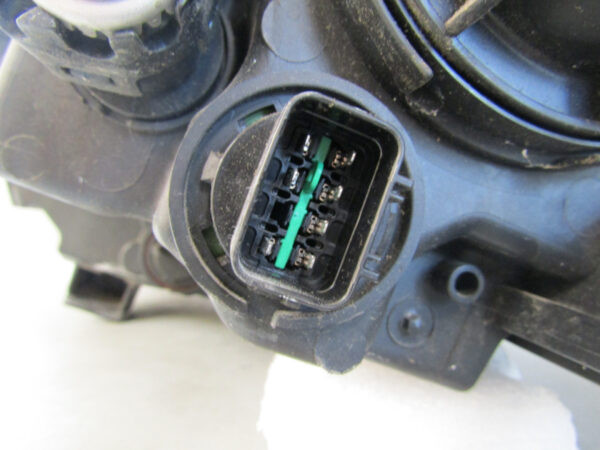 KOPLAMP Kia Rio 3 III HALOGEEN 11- 921021WXXX RECHTS Q499/B182