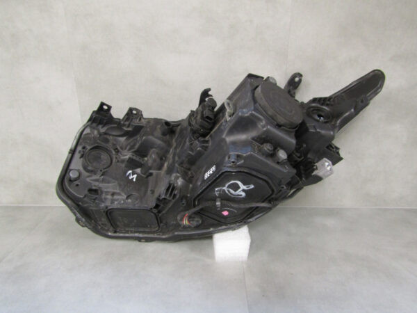 Koplamp Toyota Auris 2 II FACELIFT 15-18 81130-02K30 RECHTS Q367/F158