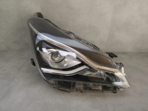 KOPLAMP Toyota Yaris 3 III FACELIFT LED 17-20 RECHTS Q505/B194