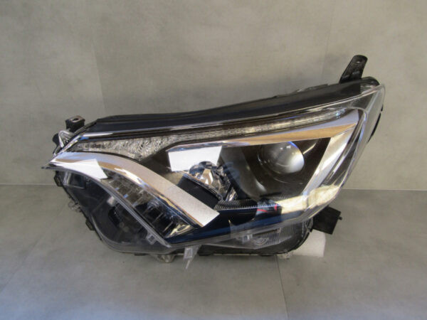 KOPLAMP Toyota RAV4 IV 4 FACELIFT LED 15-18 LINKS Q403/D168