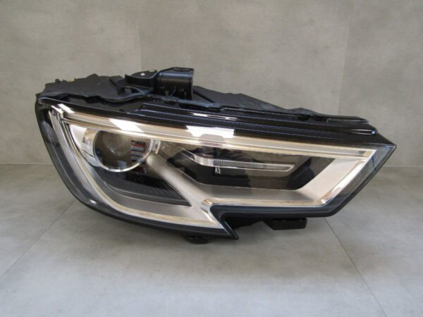 Koplamp Audi A3 8V FACELIFT XENON 16-21 8V0941006E Rechts Q819/B27