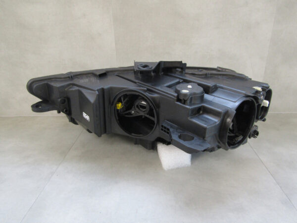Koplamp Audi A3 8V FACELIFT XENON 16-21 8V0941006E Rechts Q819/B27