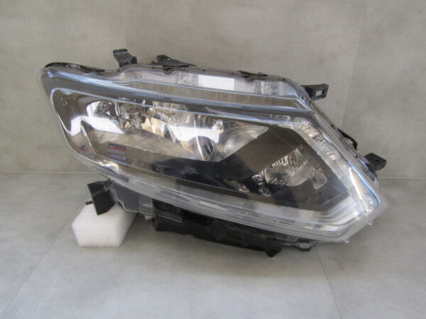 KOPLAMP Nissan X TRAIL XTRAIL T32 13-17 RECHTS Q416/C176