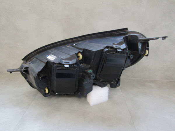 Koplamp Citroen Jumpy 3 16-23 Vivaro 19-23 9808567680 Links  Q696/K5/2B