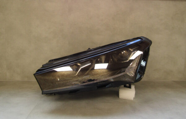 KOPLAMP Skoda Enyaq FULL LED 20- 5LB941015B LINKS S27