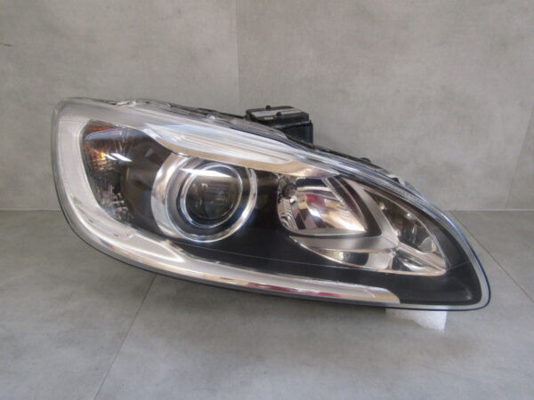 Koplamp VOLVO S60 V60 FACELIFT XENON 14-18 31420109 RECHTS Q876/K4/4B